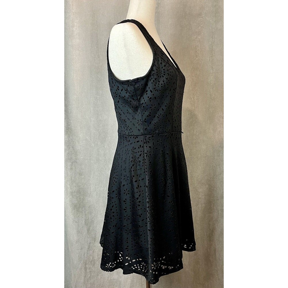 Candie’s Black Fit & Flare Dress 7 Laser Cut Floral Open Back Y2K Whimsigoth - Picture 4 of 8